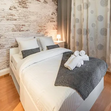 L'Elegant-Parking Prive- Strasbourg Centre 10Min-Nbsimmo *
