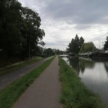 L'Elegant-Parking Prive- Strasbourg Centre 10Min-Nbsimmo 公寓